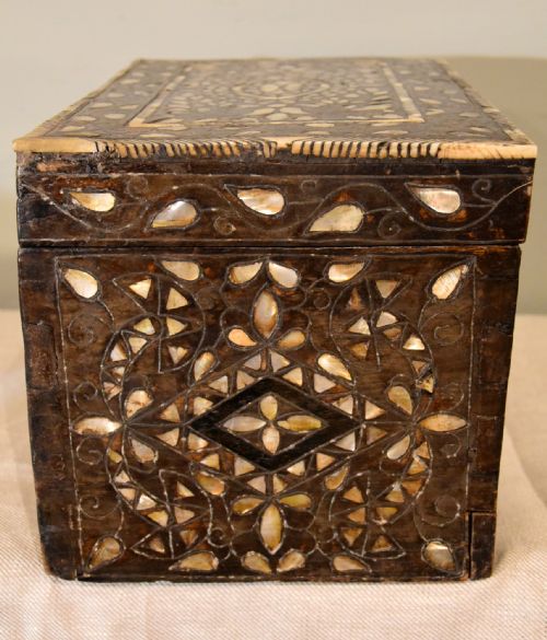19TH CENTURY MOTHER OF PEARL CASKET BOX - ADDITIONAL PHOTO 7