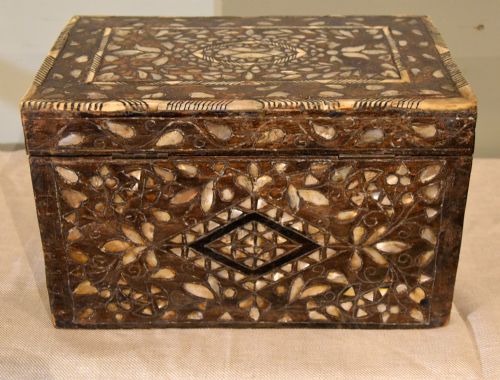 19TH CENTURY MOTHER OF PEARL CASKET BOX - ADDITIONAL PHOTO 8