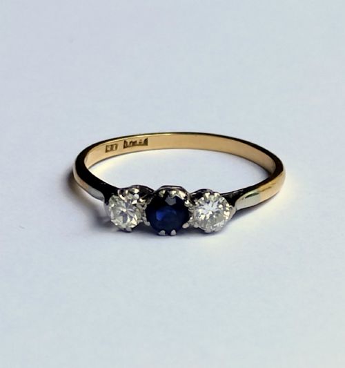ART DECO 18CT GOLD SAPPHIRE DIAMOND TRILOGY RING UK R - ADDITIONAL PHOTO 2