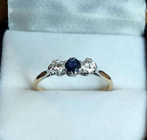 ART DECO 18CT GOLD SAPPHIRE DIAMOND TRILOGY RING UK R - ADDITIONAL PHOTO 13