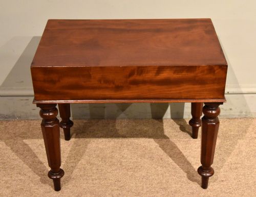 19th century mahogany coffee table - CATEGORY: ANTIQUE TABLES - DATED 19TH CENTURY