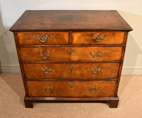 18TH CENTURY WALNUT VENEERED CHEST OF DRAWERS - ADDITIONAL PHOTO 1