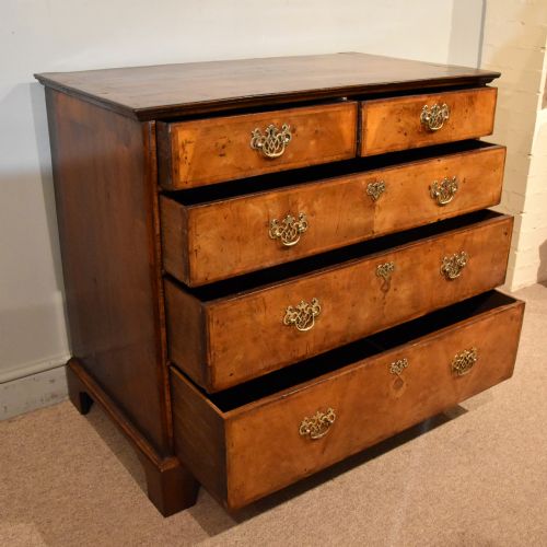 18TH CENTURY WALNUT VENEERED CHEST OF DRAWERS - ADDITIONAL PHOTO 3