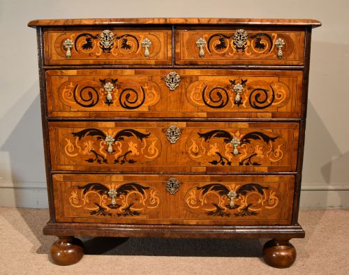 william and mary walnut marquetry chest of drawers - CATEGORY: ANTIQUE CHEST OF DRAWERS - DATED 17TH CENTURY