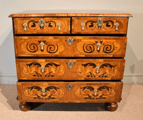 WILLIAM AND MARY WALNUT MARQUETRY CHEST OF DRAWERS - ADDITIONAL PHOTO 4