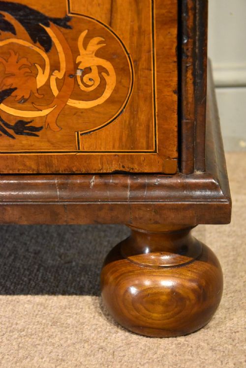 WILLIAM AND MARY WALNUT MARQUETRY CHEST OF DRAWERS - ADDITIONAL PHOTO 5