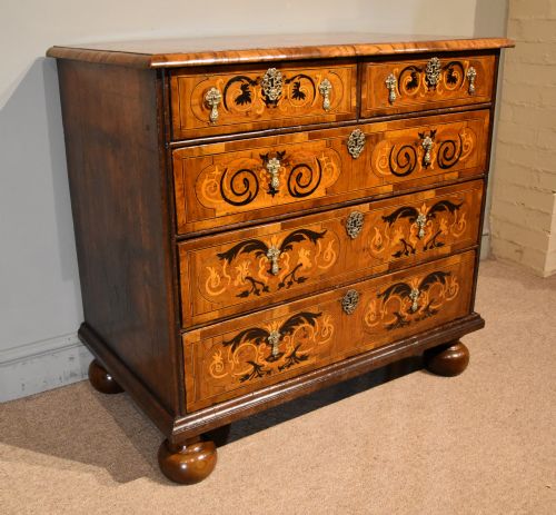 WILLIAM AND MARY WALNUT MARQUETRY CHEST OF DRAWERS - ADDITIONAL PHOTO 7
