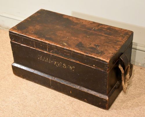19TH CENTURY PAINTED TOOL BOX - ADDITIONAL PHOTO 1