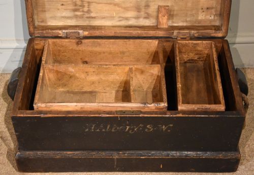 19TH CENTURY PAINTED TOOL BOX - ADDITIONAL PHOTO 2