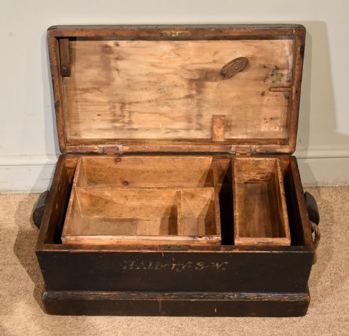 19TH CENTURY PAINTED TOOL BOX - ADDITIONAL PHOTO 3