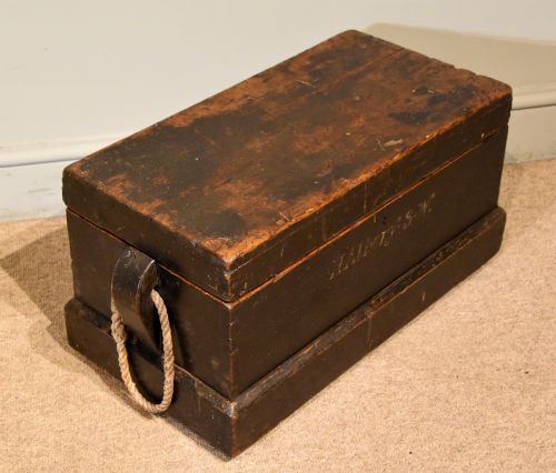 19TH CENTURY PAINTED TOOL BOX - ADDITIONAL PHOTO 4