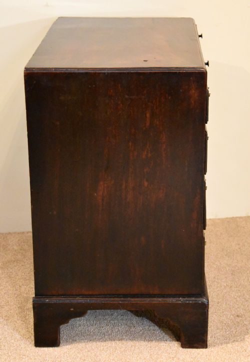 18TH CENTURY MAHOGANY CHEST OF DRAWERS - ADDITIONAL PHOTO 2