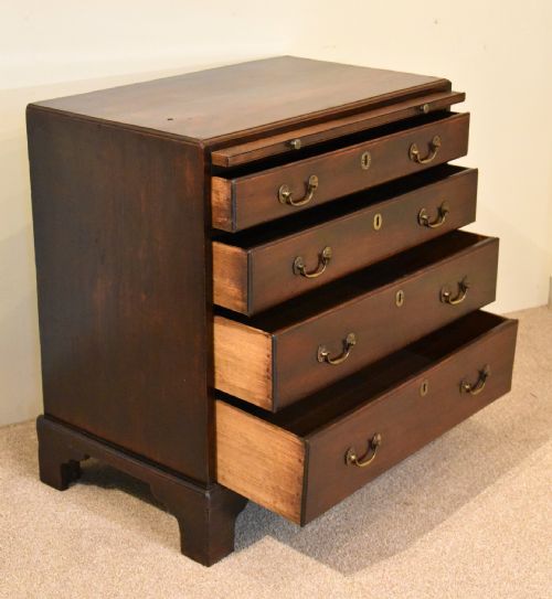 18TH CENTURY MAHOGANY CHEST OF DRAWERS - ADDITIONAL PHOTO 3