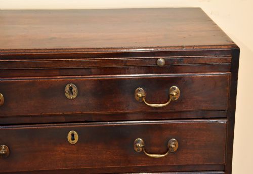 18TH CENTURY MAHOGANY CHEST OF DRAWERS - ADDITIONAL PHOTO 8