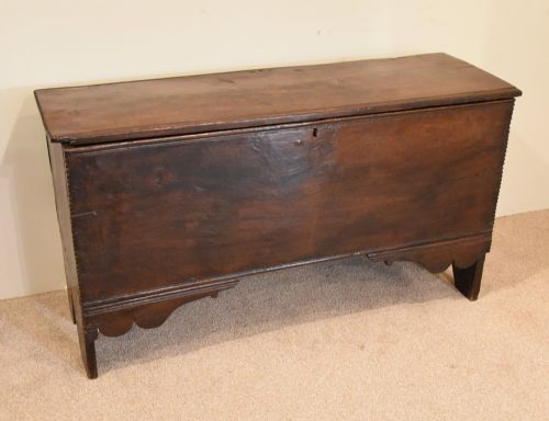 17TH CENTURY OAK PLANK COFFER WEAPONS CHEST - ADDITIONAL PHOTO 3