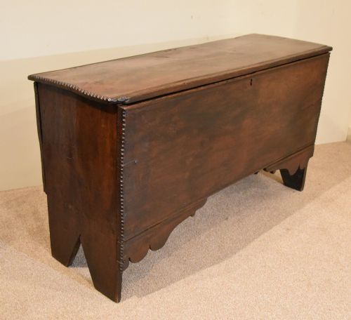 17TH CENTURY OAK PLANK COFFER WEAPONS CHEST - ADDITIONAL PHOTO 4