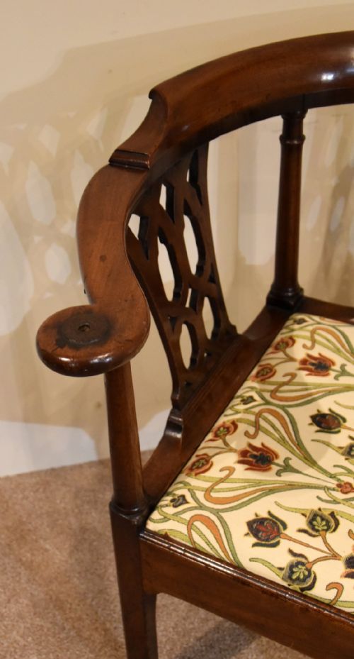 GEORGE III MAHOGANY CORNER CHAIR - ADDITIONAL PHOTO 4