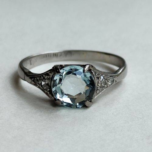 art deco platinum aquamarine diamond solitaire ring - CATEGORY: ANTIQUE JEWELLERY - DATED 1920