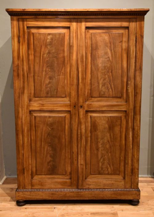 19th century continental mahogany cupboard wardrobe - CATEGORY: ANTIQUE CUPBOARDS - DATED 19TH CENTURY
