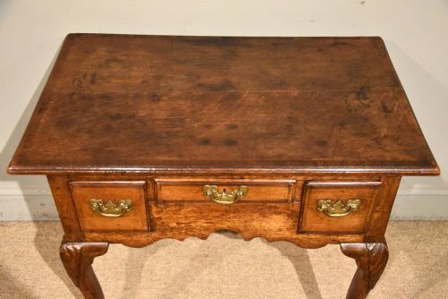 18TH CENTURY GEORGE II OAK LOWBOY - ADDITIONAL PHOTO 3