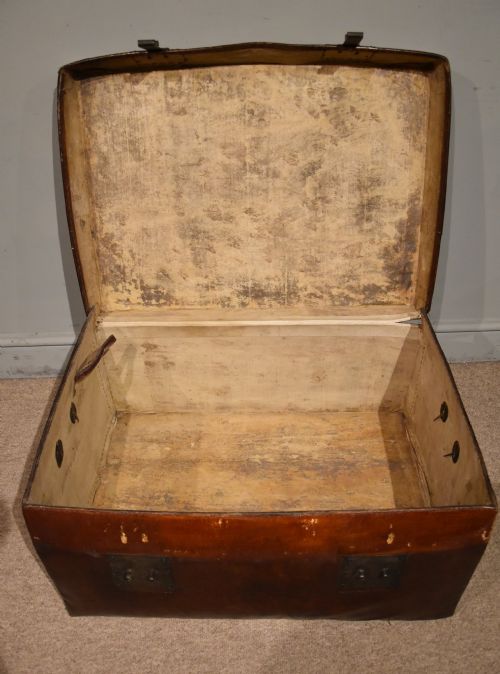 EARLY 20TH CENTURY VELUM TRUNK - ADDITIONAL PHOTO 2