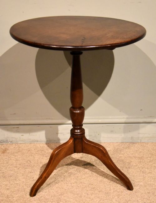 LATE 18TH CENTURY OAK LAMP TABLE - ADDITIONAL PHOTO 2