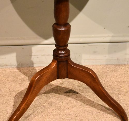 LATE 18TH CENTURY OAK LAMP TABLE - ADDITIONAL PHOTO 4