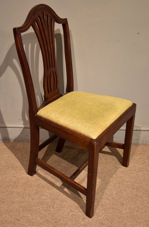 PAIR OF GEORGE III HEPPLEWHITE MAHOGANY SIDE CHAIRS - ADDITIONAL PHOTO 3