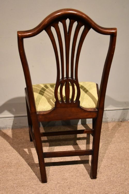 PAIR OF GEORGE III HEPPLEWHITE MAHOGANY SIDE CHAIRS - ADDITIONAL PHOTO 4