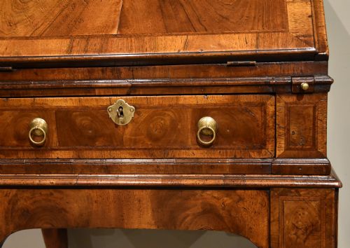 19TH CENTURY WALNUT BUREAU ON STAND - ADDITIONAL PHOTO 6