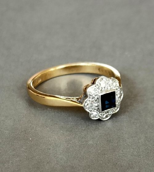 PRETTY ART DECO 18CT GOLD PLATINUM SAPPHIRE AND DIAMOND RING - ADDITIONAL PHOTO 2