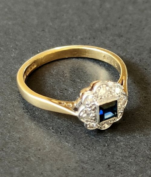 PRETTY ART DECO 18CT GOLD PLATINUM SAPPHIRE AND DIAMOND RING - ADDITIONAL PHOTO 8