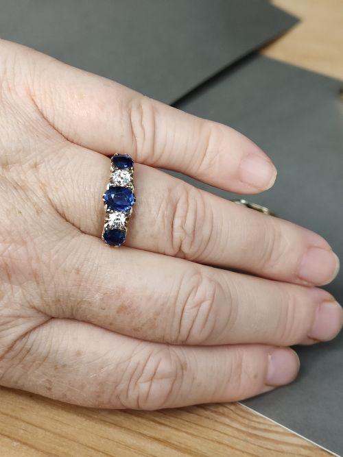 SUPERB LARGE ANTIQUE 18CT SAPPHIRE DIAMOND RING - ADDITIONAL PHOTO 5