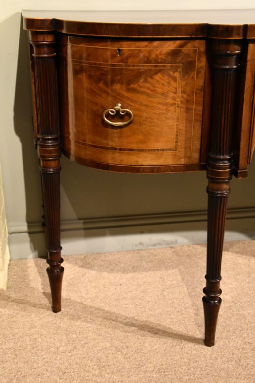 GILLOWS GEORGE III MAHOGANY SERPENTINE SIDEBOARD - ADDITIONAL PHOTO 5