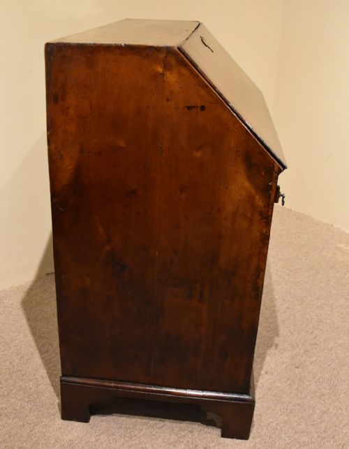 18TH CENTURY GEORGE II WALNUT BUREAU - ADDITIONAL PHOTO 4