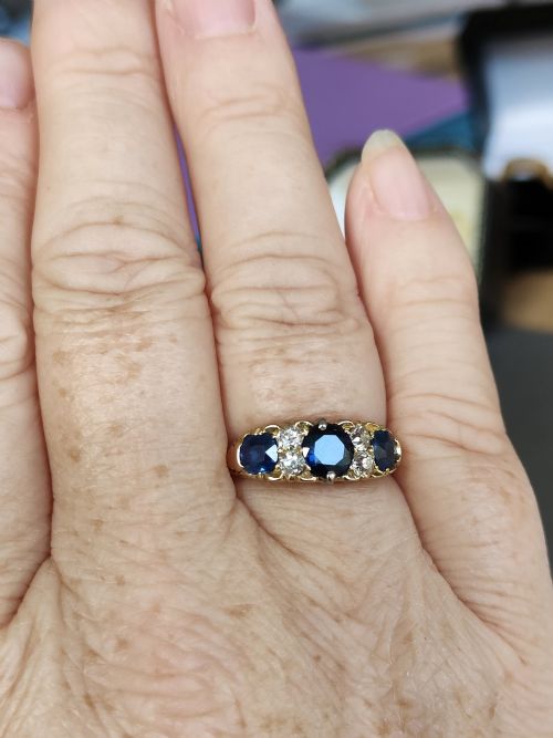 LARGE VICTORIAN 18CT GOLD SAPPHIRE DIAMOND RING 1891 - ADDITIONAL PHOTO 8