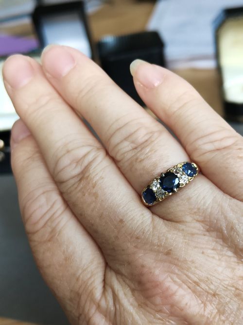 LARGE VICTORIAN 18CT GOLD SAPPHIRE DIAMOND RING 1891 - ADDITIONAL PHOTO 9