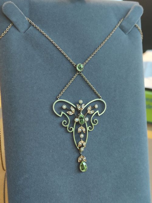 EDWARDIAN 9CT GOLD PERIDOT PEARL BUTTERFLY NECKLACE PENDANT - ADDITIONAL PHOTO 2