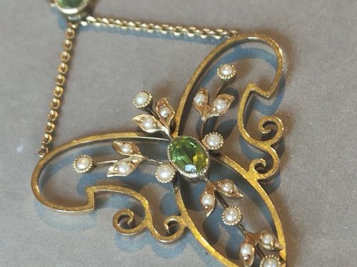 EDWARDIAN 9CT GOLD PERIDOT PEARL BUTTERFLY NECKLACE PENDANT - ADDITIONAL PHOTO 8