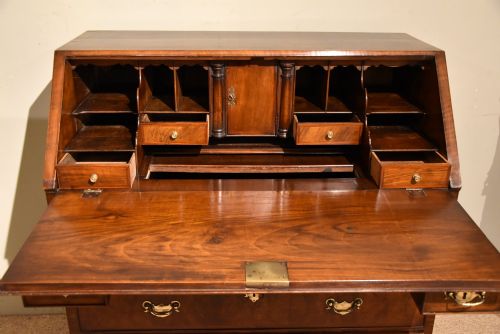 GEORGE II WALNUT BUREAU - ADDITIONAL PHOTO 2