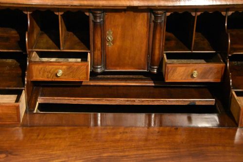 GEORGE II WALNUT BUREAU - ADDITIONAL PHOTO 3