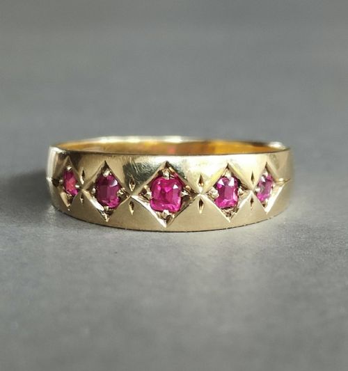 victorian 15ct gold and ruby gypsy ring 1900 - CATEGORY: ANTIQUE JEWELLERY - DATED 19TH CENTURY