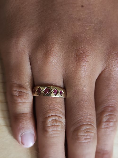 VICTORIAN 15CT GOLD AND RUBY GYPSY RING 1900 - ADDITIONAL PHOTO 3