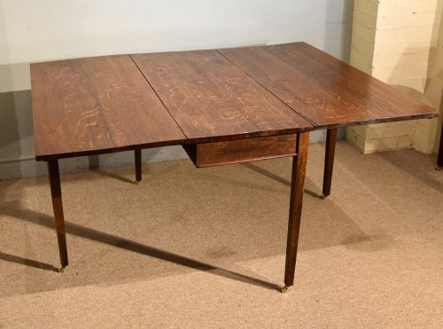 18TH CENTURY OAK DINING TABLE - ADDITIONAL PHOTO 2