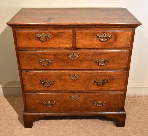 MID 18TH CENTURY OAK CHEST OF DRAWERS - ADDITIONAL PHOTO 1