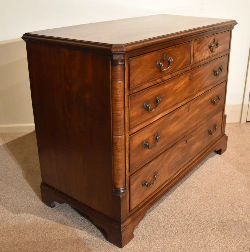18TH CENTURY MAHOGANY CHEST OF DRAWERS - ADDITIONAL PHOTO 4