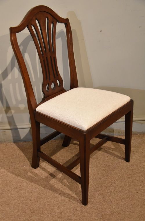 SET OF EIGHT HEPPLEWHITE MAHOGANY DINING CHAIRS - ADDITIONAL PHOTO 3
