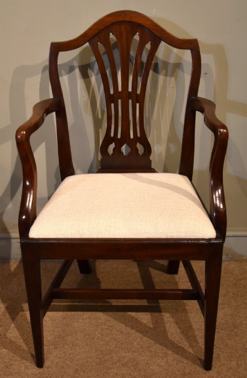 SET OF EIGHT HEPPLEWHITE MAHOGANY DINING CHAIRS - ADDITIONAL PHOTO 6