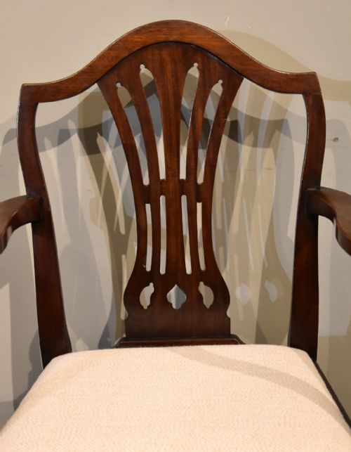 SET OF EIGHT HEPPLEWHITE MAHOGANY DINING CHAIRS - ADDITIONAL PHOTO 7