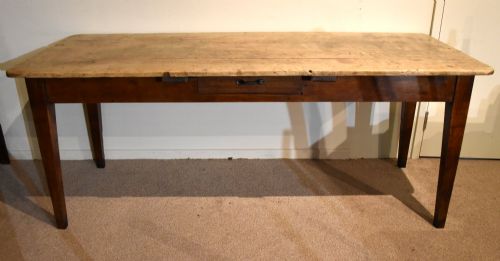 19TH CENTURY SYCAMORE AND FRUITWOOD FARMHOUSE TABLE - ADDITIONAL PHOTO 1